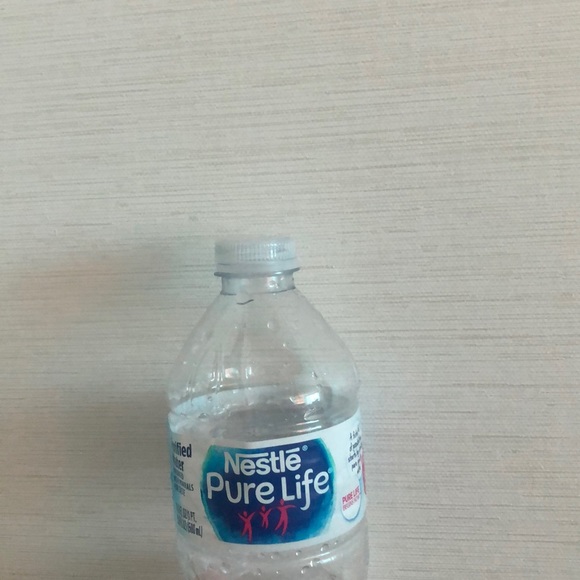 Empty water bottle - Picture 2 of 4